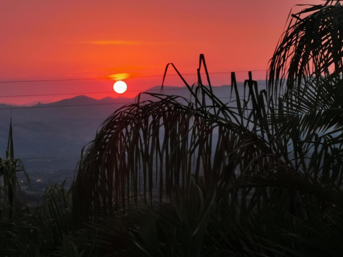 Penzion La Fattoria Dei Nonni Paterno  Exteriér fotografie